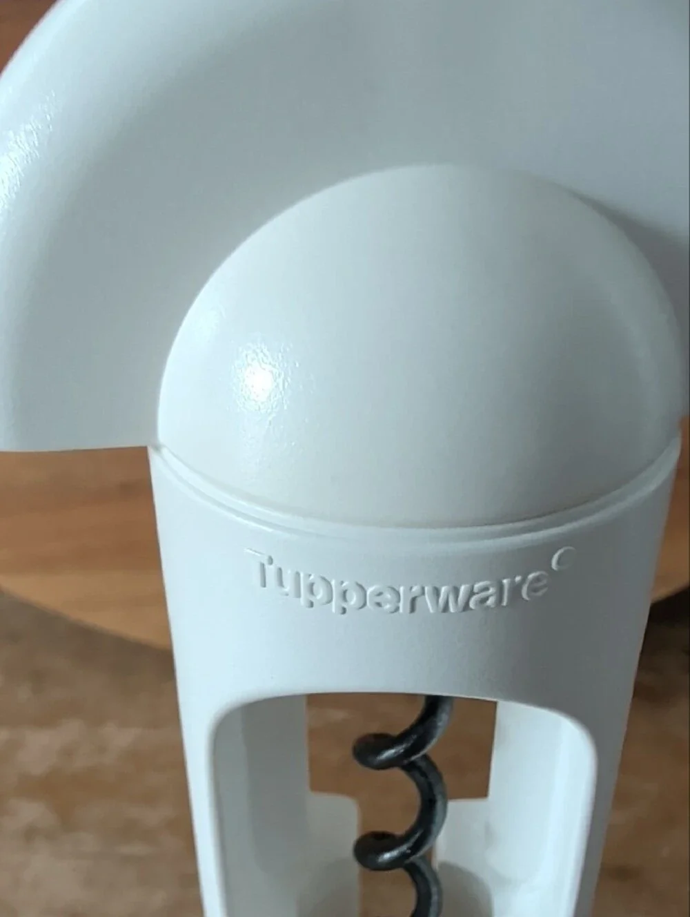 NWT Tupperware Uplifter Corkscrew